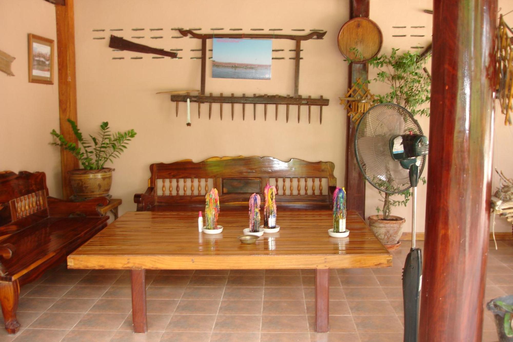 Home Stay Stc Bed And Breakfast Udon Thani Exterior foto