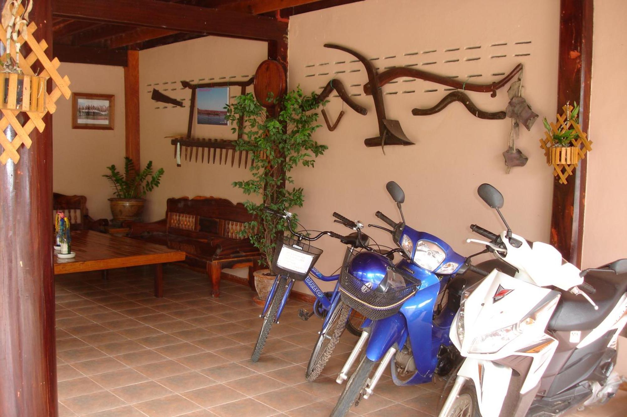 Home Stay Stc Bed And Breakfast Udon Thani Exterior foto